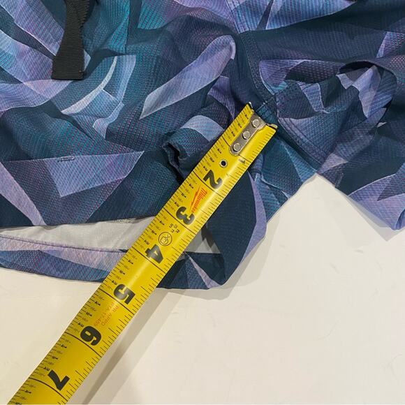 LULULEMON Spring Break Away Short in Pretty Prism Multi Size 2 - Picture 5 of 7